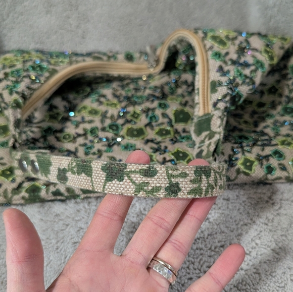 Beautiful Beaded Bag - Picture 4 of 5